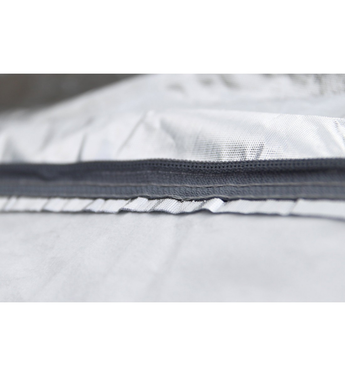 Husa auto cu fermoar argintie ,marime SUV/VAN L Husa auto cu fermoar argintie ,marime SUV/VAN L