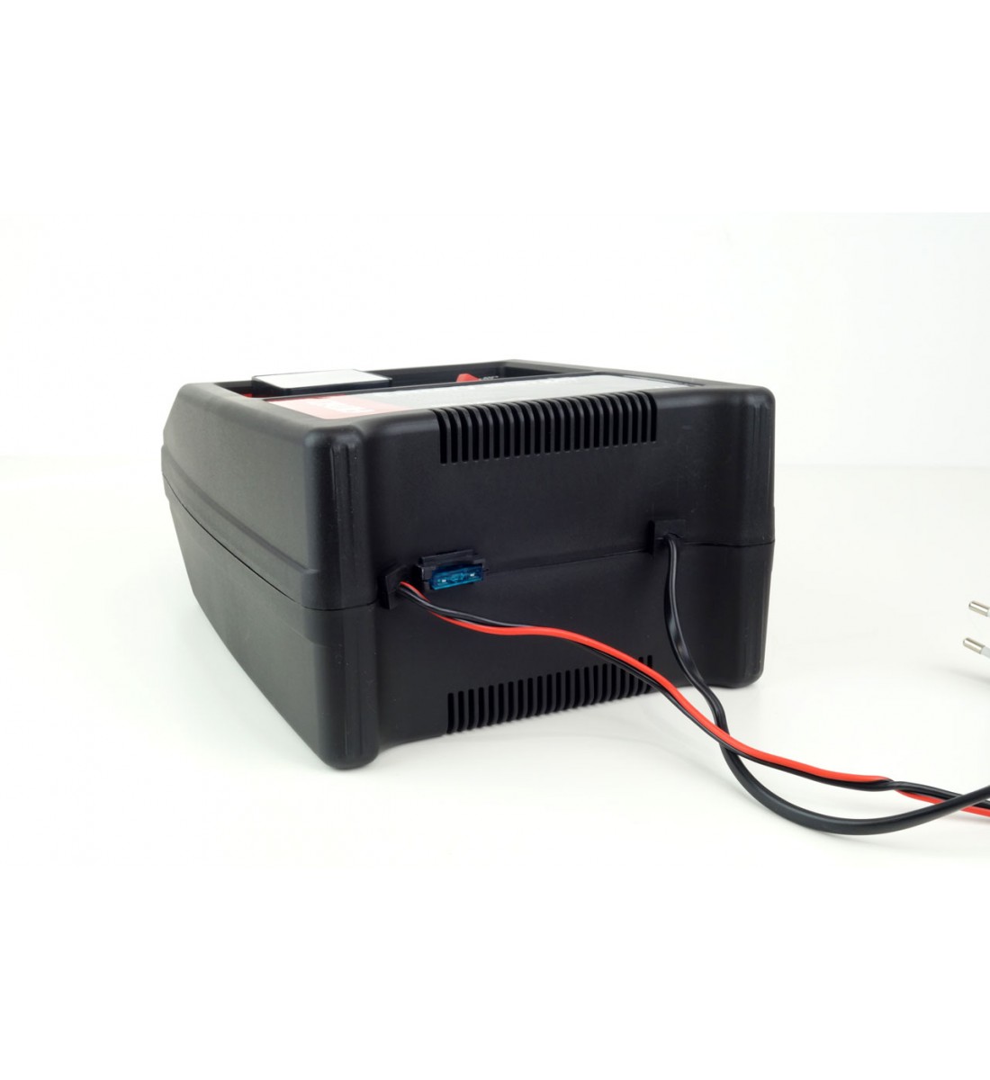 Redresor, încărcător de baterii 12A, 12V AMiO SBC-12A Redresor, încărcător de baterii 12A, 12V AMiO SBC-12A